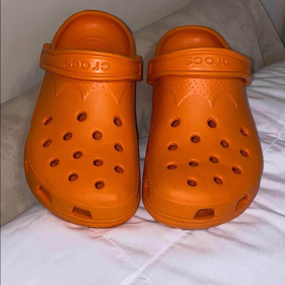 like new orange crocs